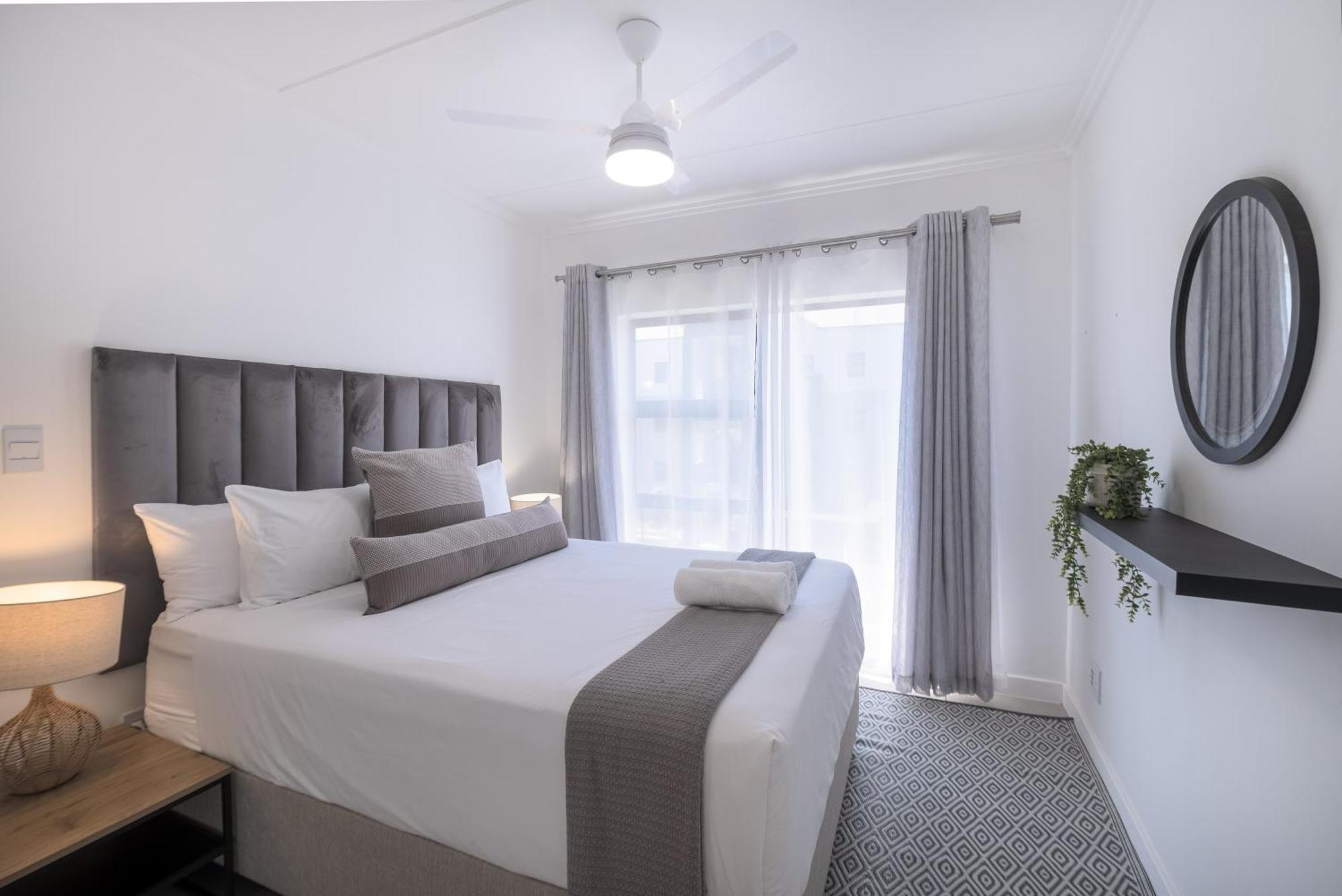 Ballito Village Luxury Apartments Eksteriør billede