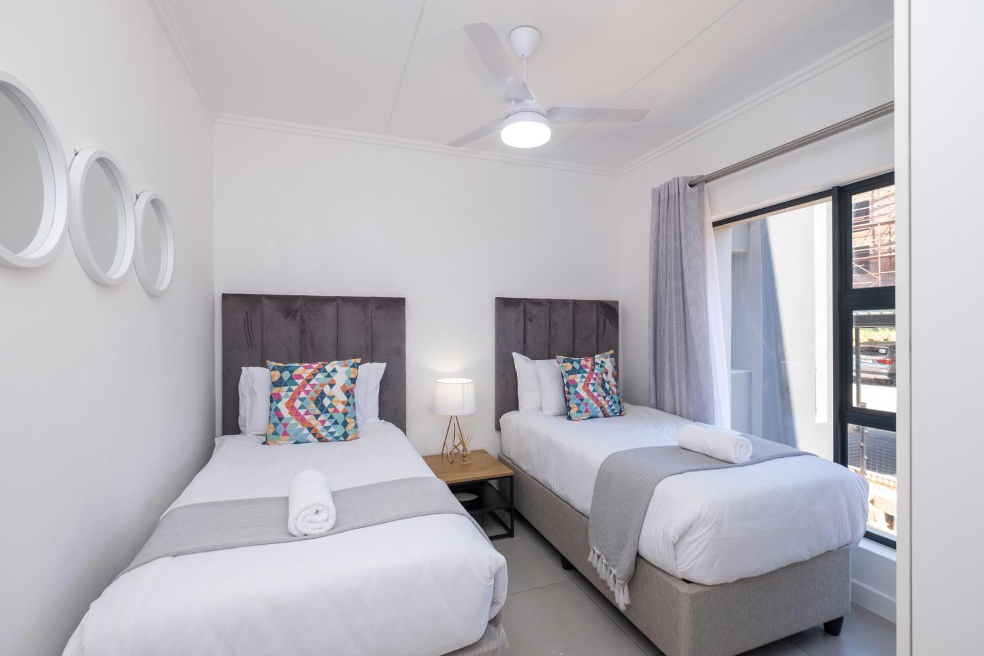Ballito Village Luxury Apartments Eksteriør billede