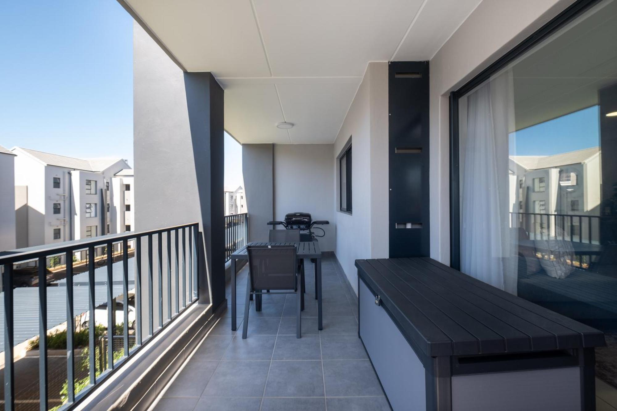 Ballito Village Luxury Apartments Eksteriør billede