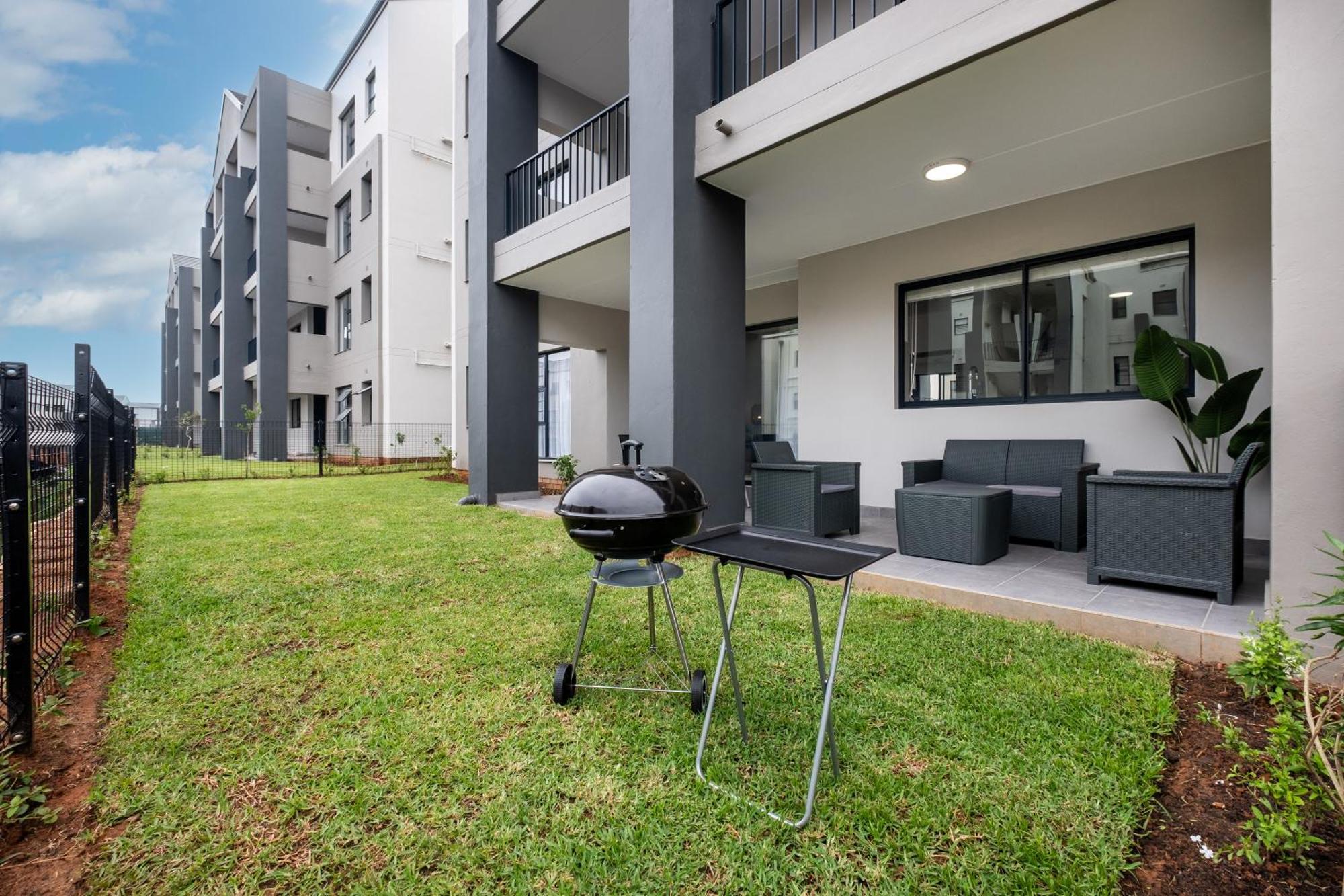 Ballito Village Luxury Apartments Eksteriør billede