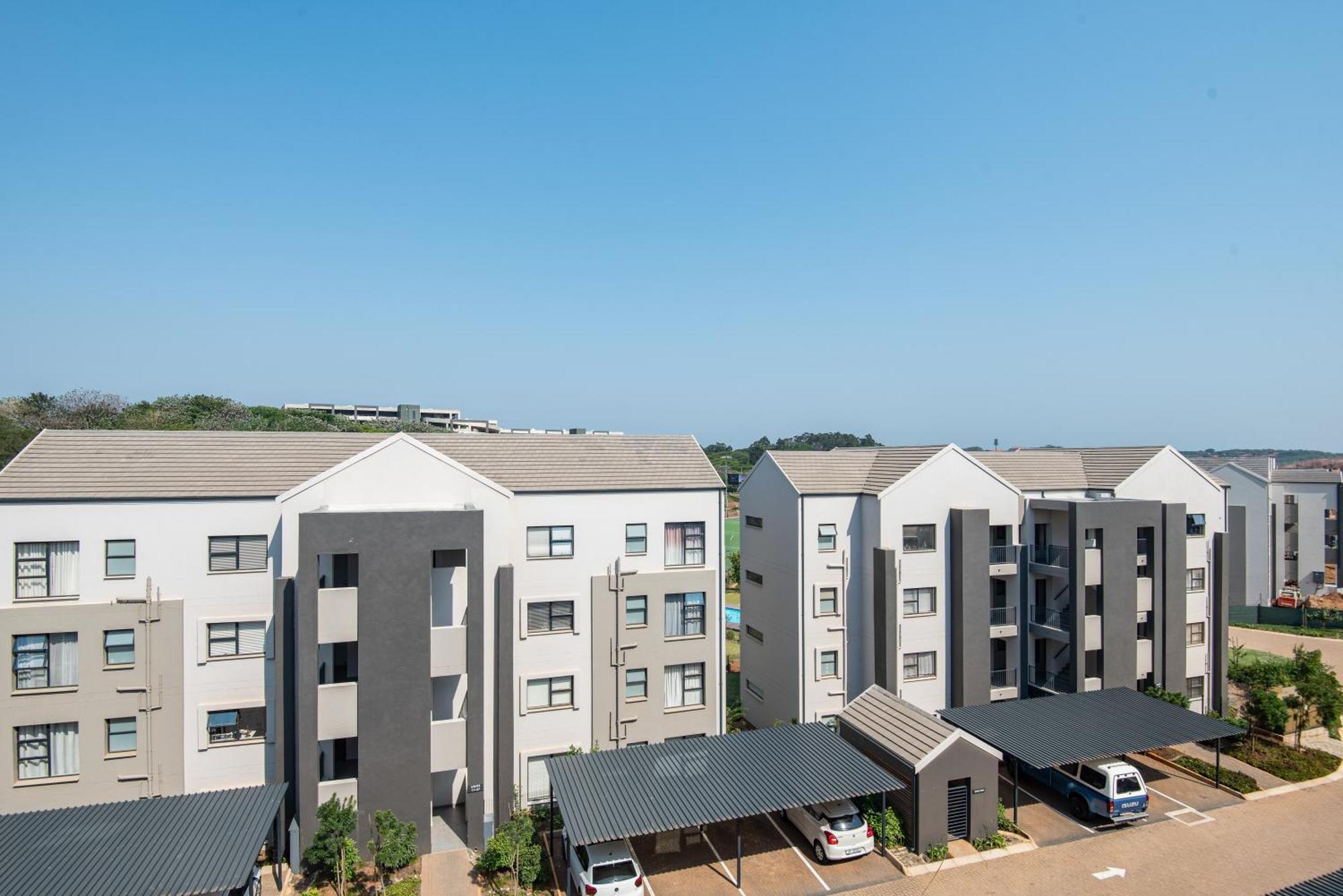 Ballito Village Luxury Apartments Eksteriør billede