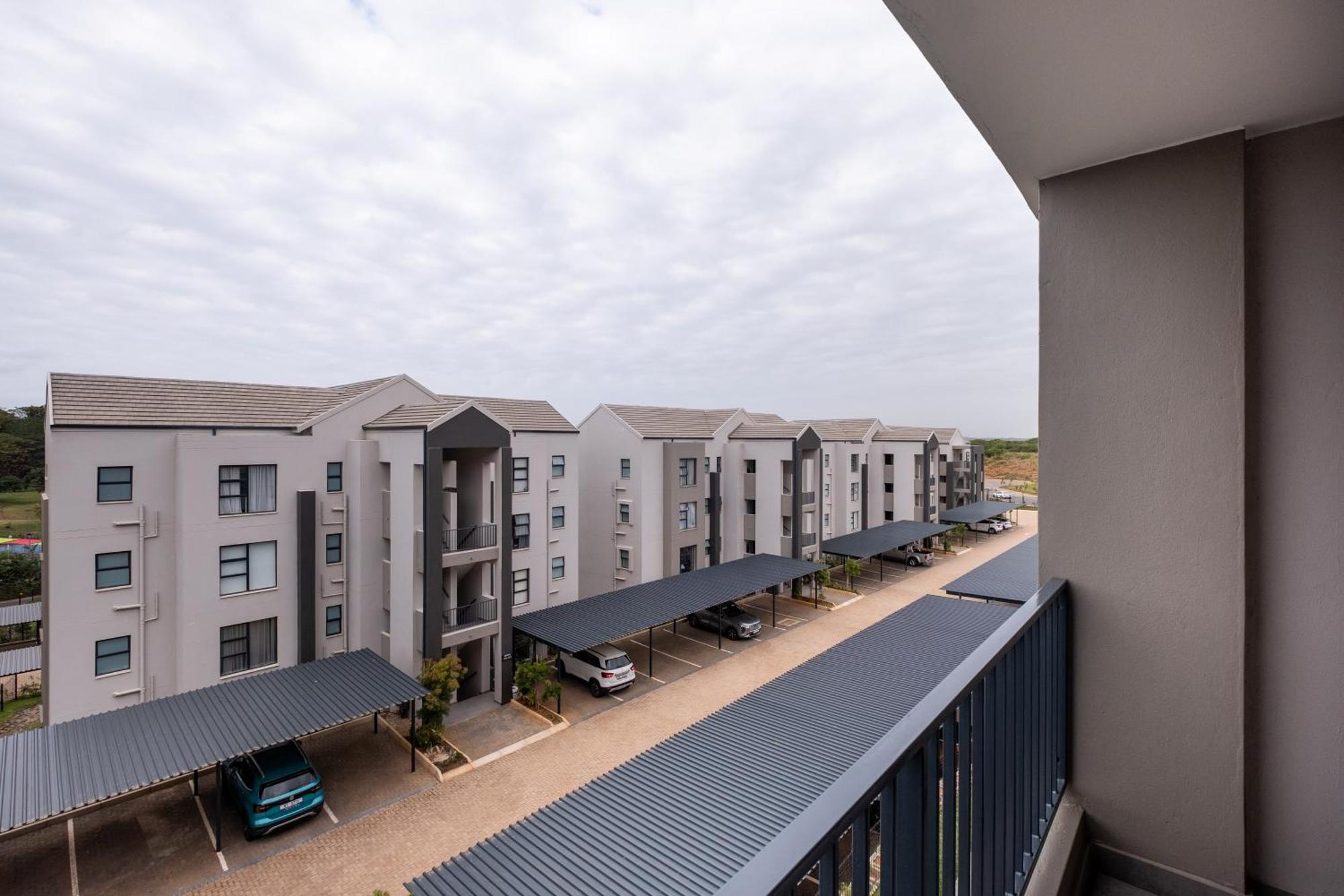 Ballito Village Luxury Apartments Eksteriør billede