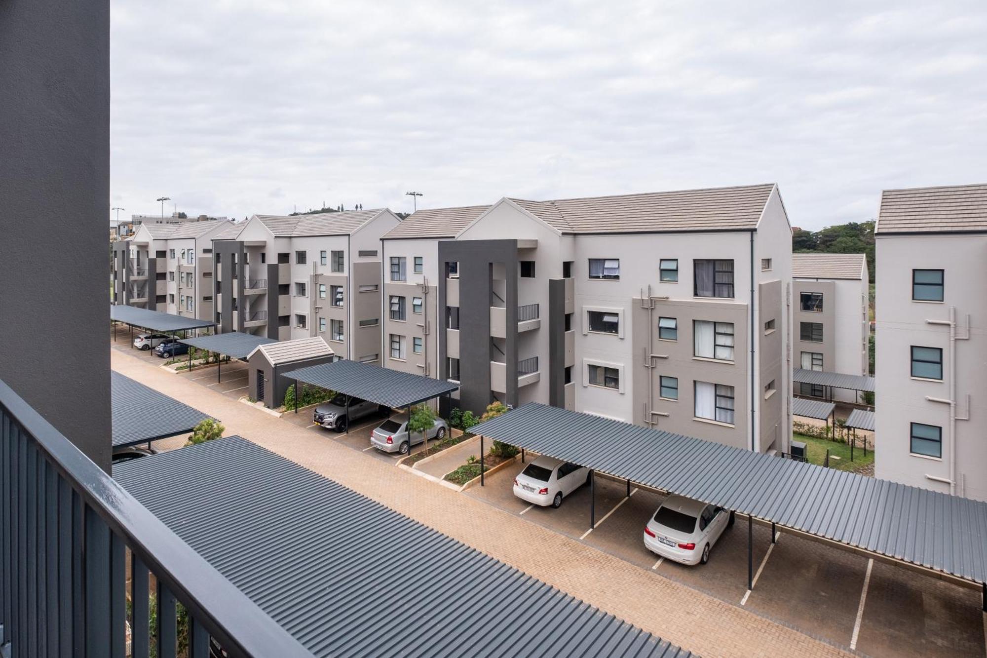 Ballito Village Luxury Apartments Eksteriør billede