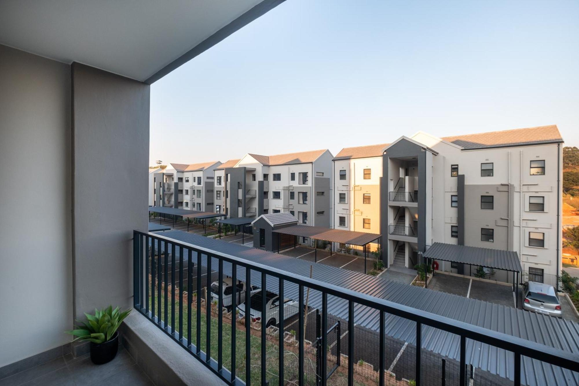 Ballito Village Luxury Apartments Eksteriør billede